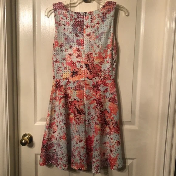 New! Beautiful Dress Purchased at Nieman Marcus - Picture 4 of 9